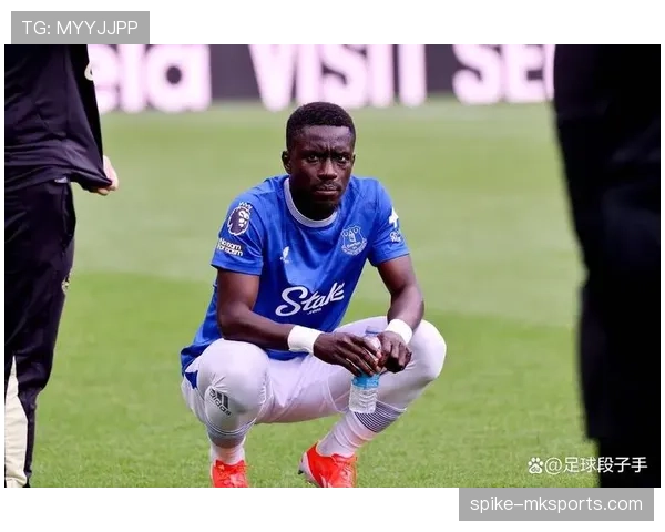 埃弗顿与卡尔弗特-勒温成功续约，状态回暖的前锋将继续为球队冲锋陷阵