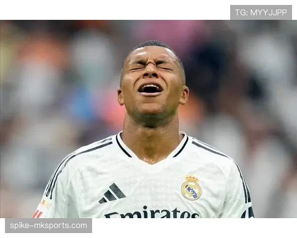 姆巴佩右脚内切