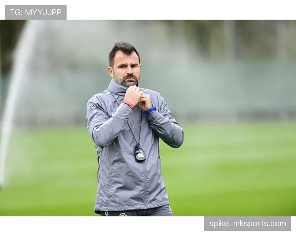 安特卫普主帅风格