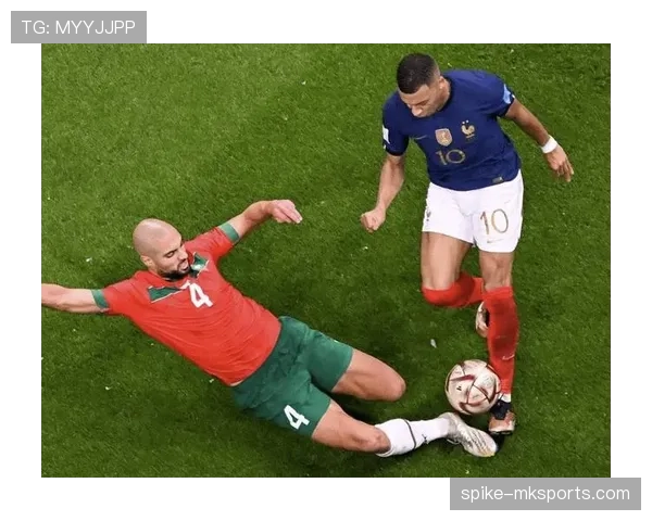 快速开球规则拆解：何时允许VS何时必须等待裁判哨声